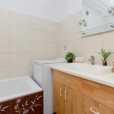 Airport Astronautow With Balcony By Renters Διαμέρισμα Βαρσοβία